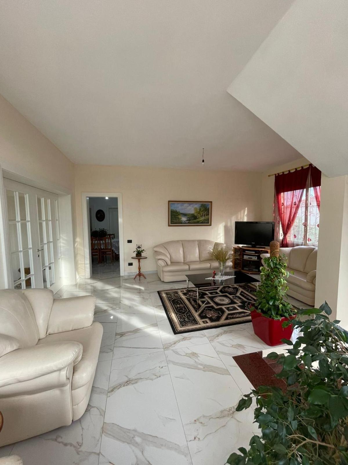 Vila Briart Apartamento Durrës Exterior foto